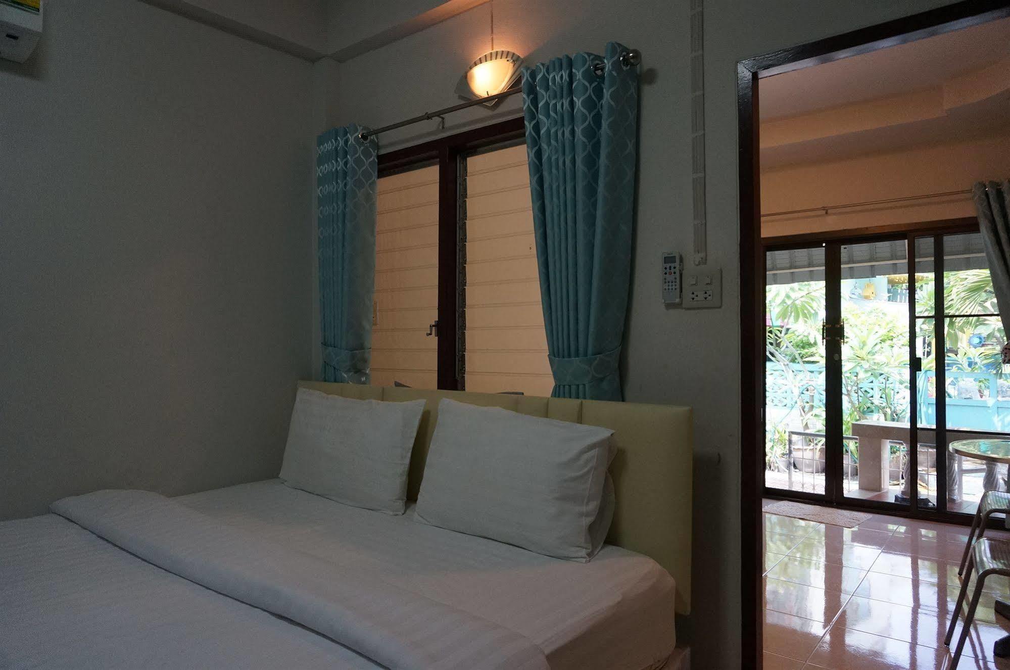 Baan Taweesuk Guest House HHQ Exterior foto