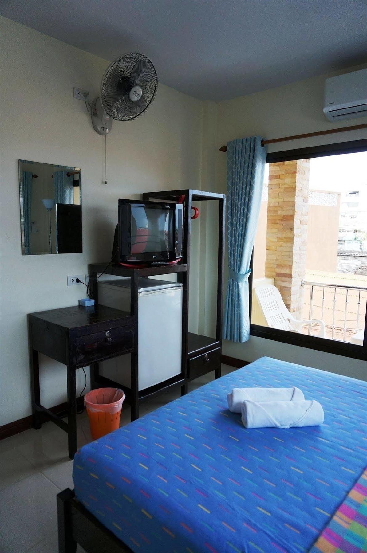 Baan Taweesuk Guest House HHQ Exterior foto