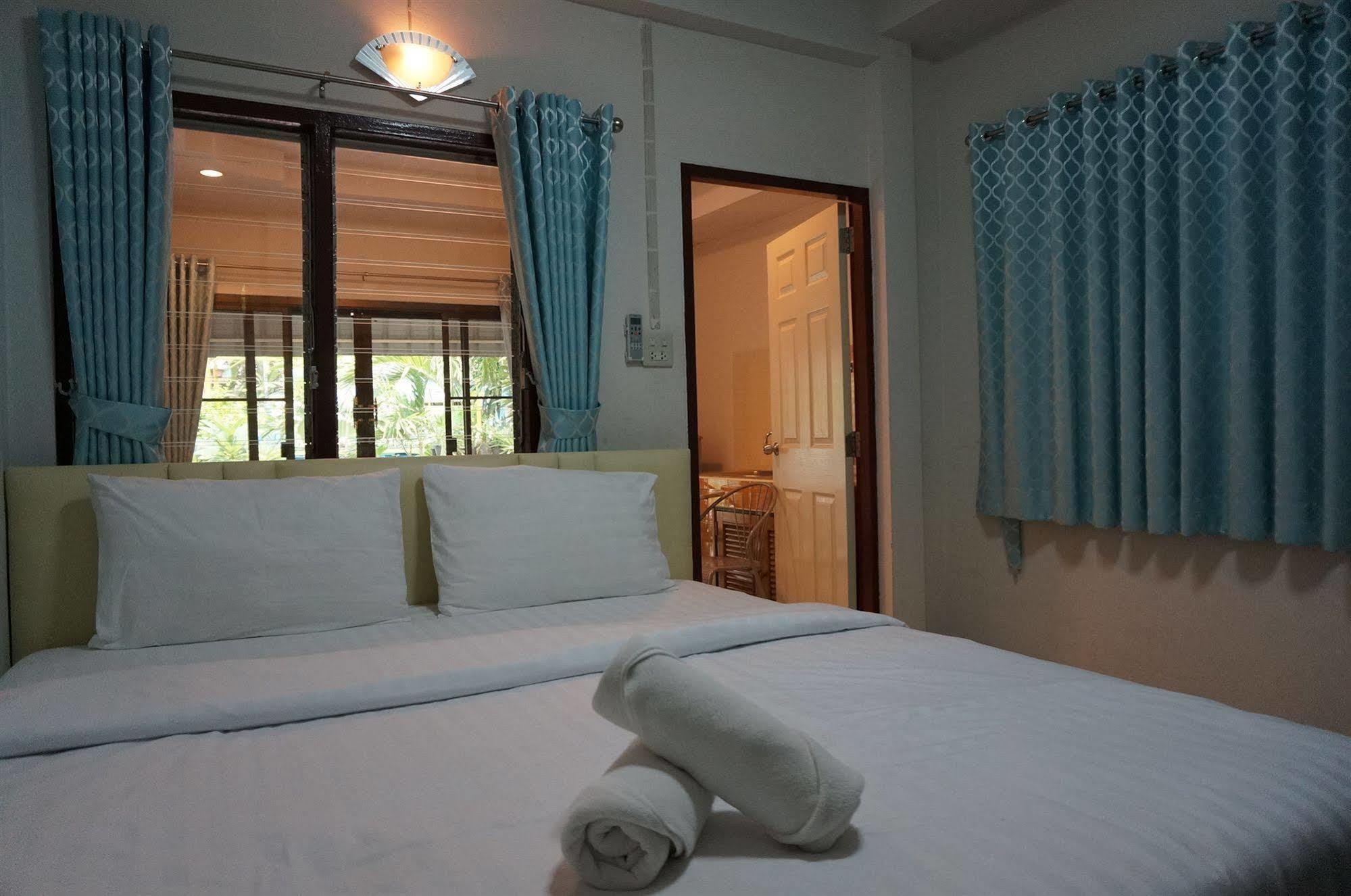Baan Taweesuk Guest House HHQ Exterior foto