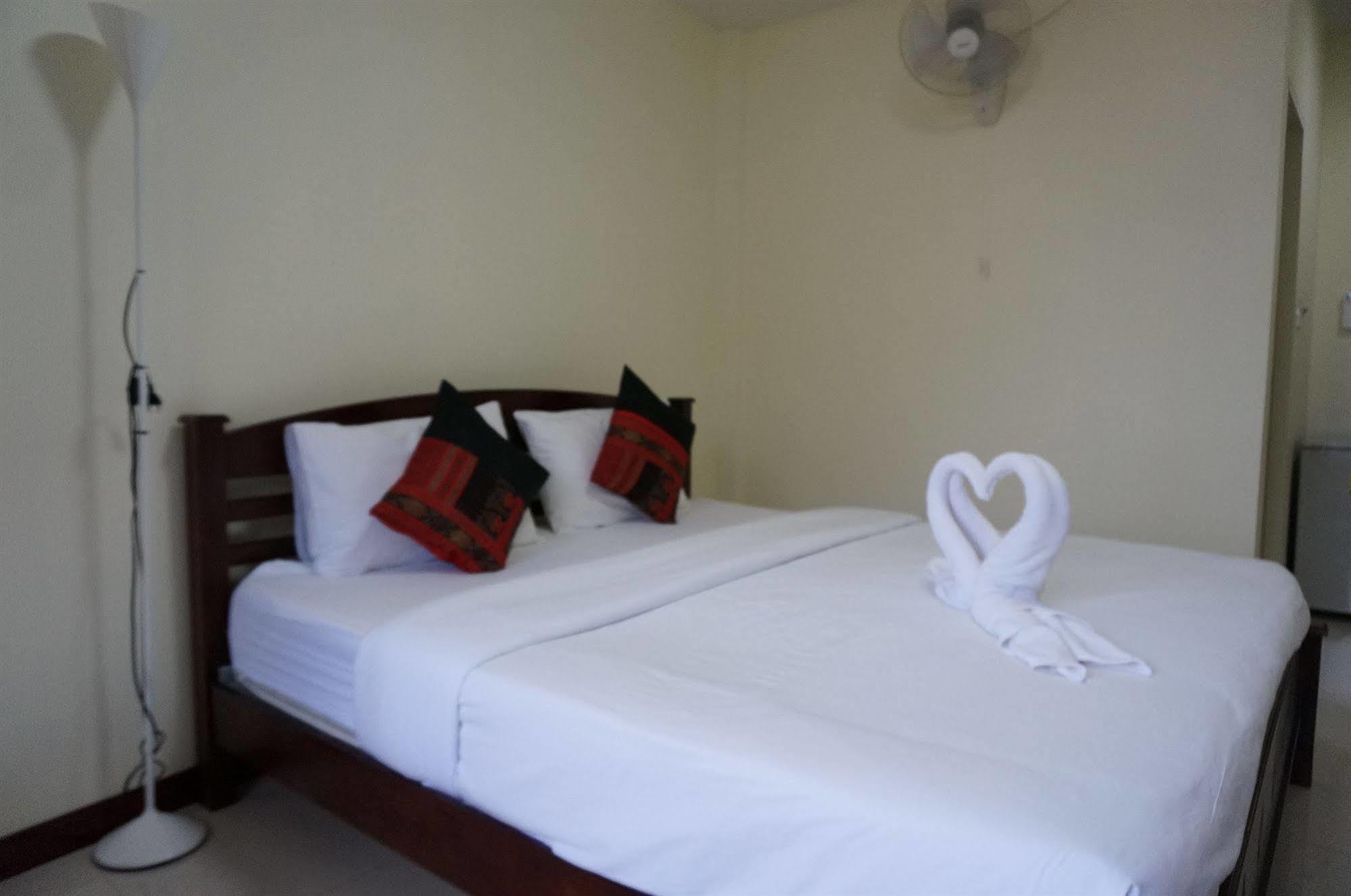 Baan Taweesuk Guest House HHQ Exterior foto