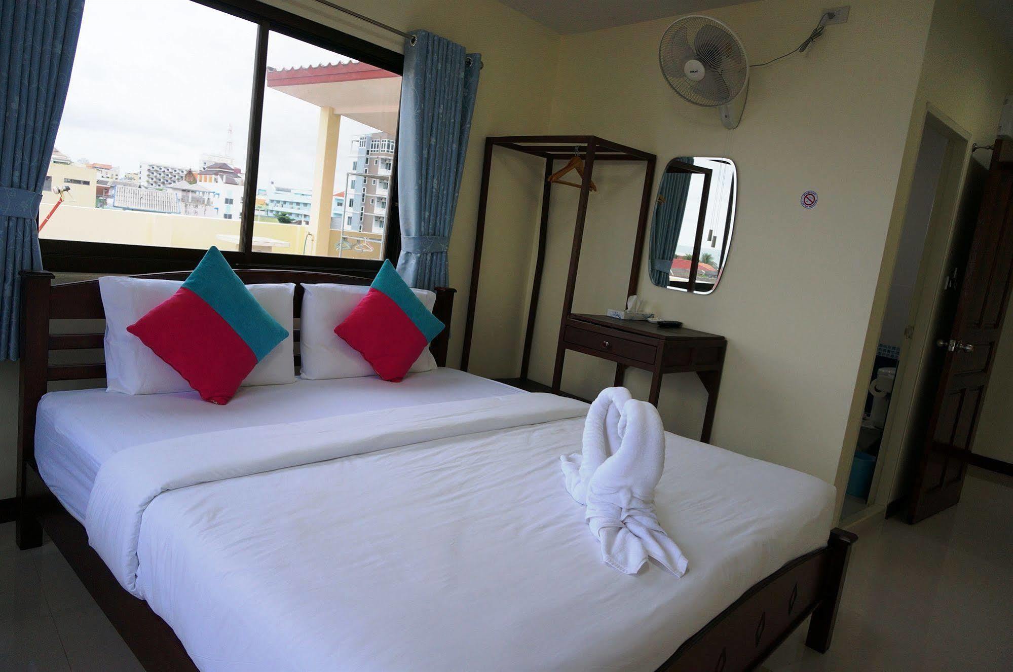 Baan Taweesuk Guest House HHQ Exterior foto